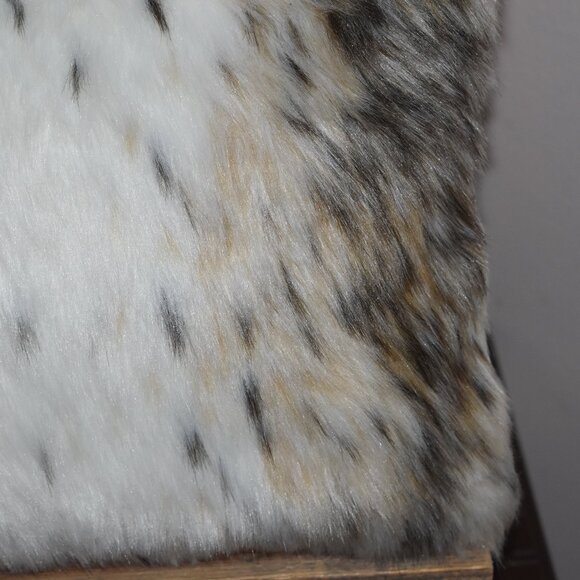 Small 12x12 Animal Faux Fur Throw Pillow Home Decor - Picture 5 of 8
